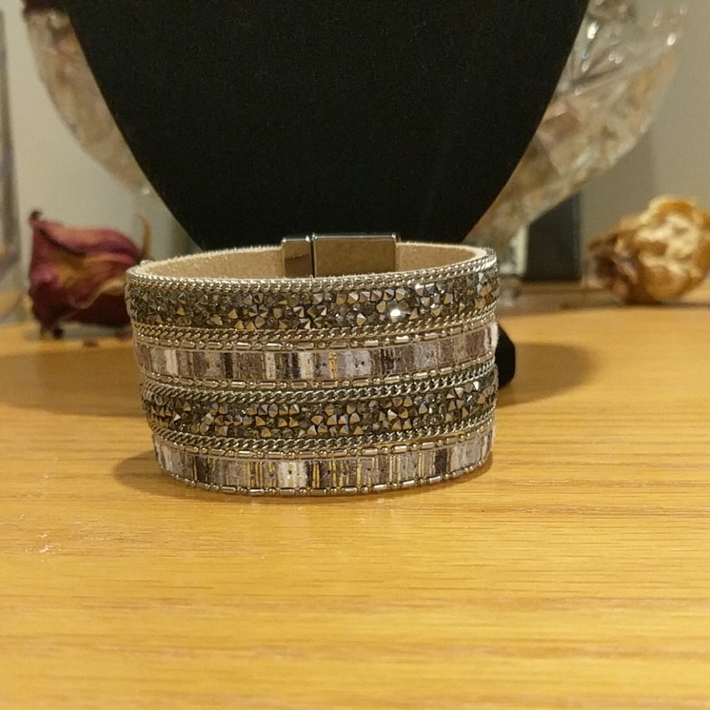 Express jeweled sparkle bracelet nwt